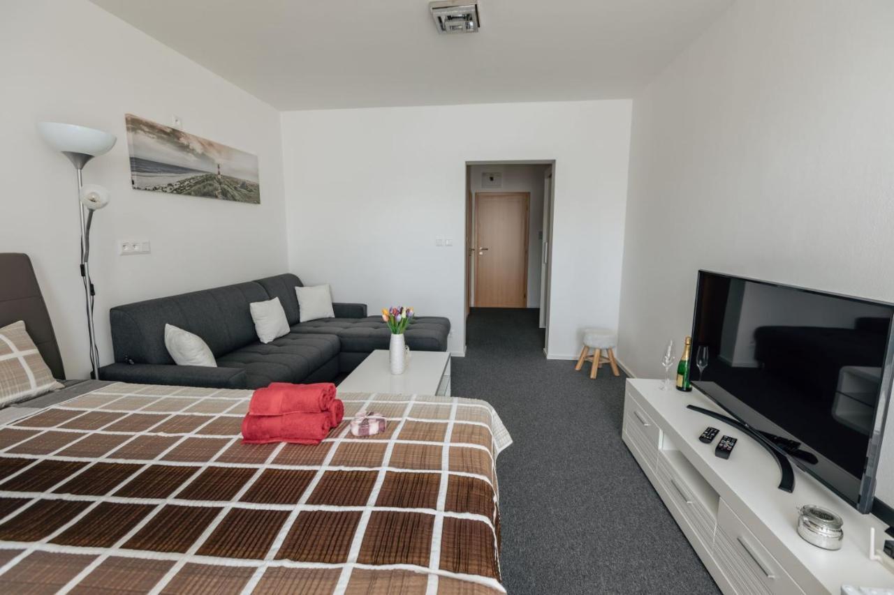 Apartman 15 Mymara Besenova Ngoại thất bức ảnh